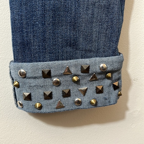 Express Skinny low rise jeans with stretch and one of a kind studded cuffs! - Picture 7 of 8